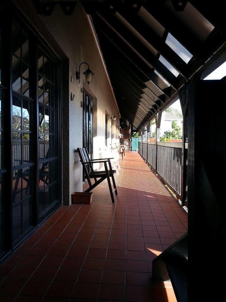 Knights Inn Оукланд Екстериор снимка